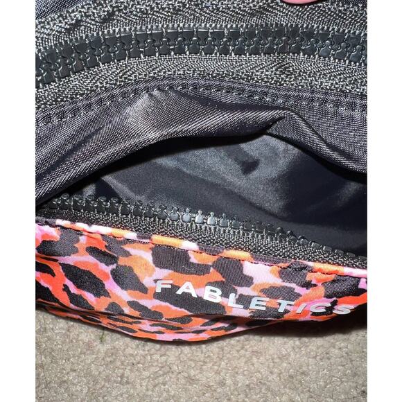 New Fabletics Modular Fanny Pack Flash Orange Safari Spots - Picture 7 of 7